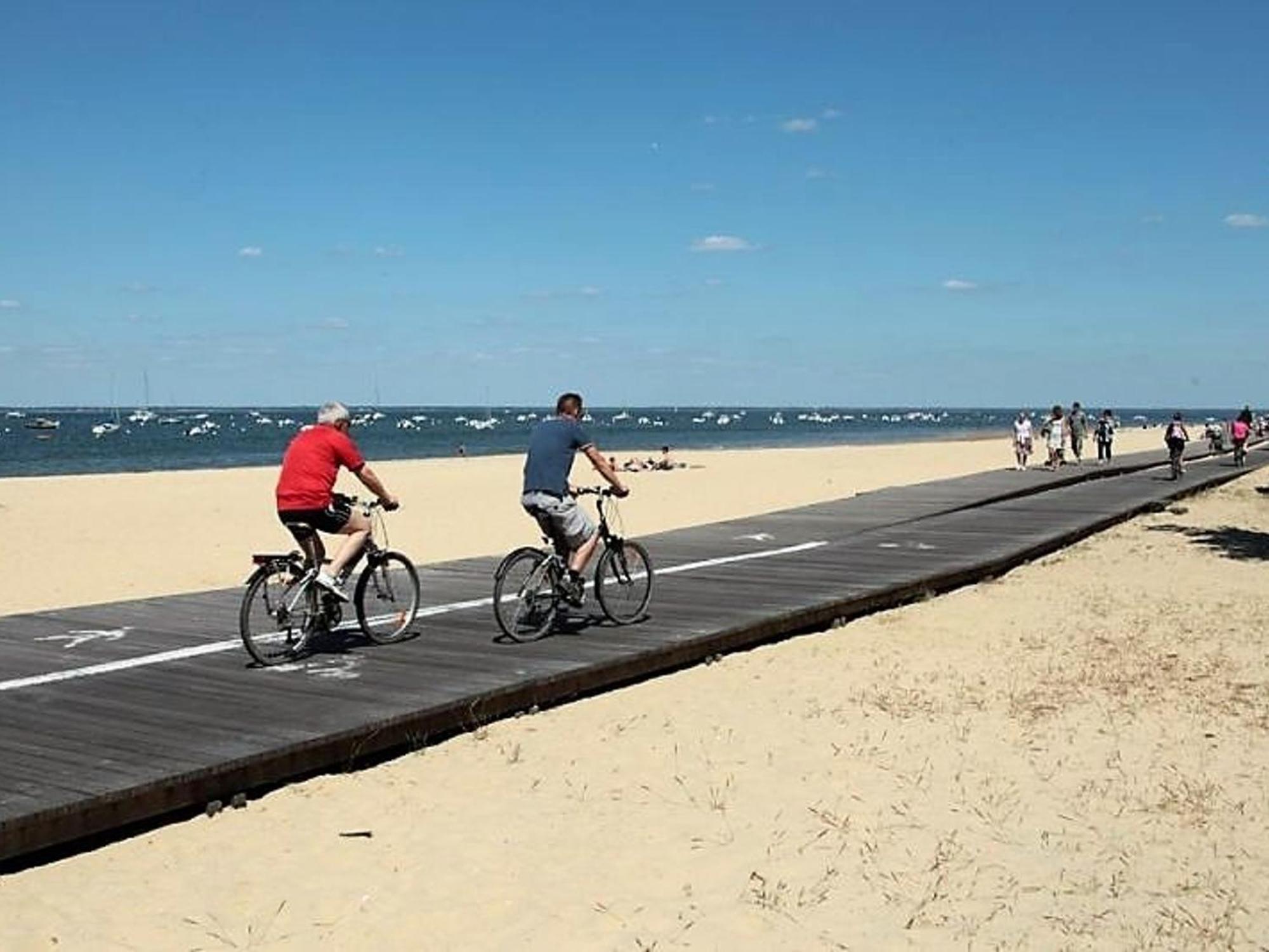 Arcachon : T2 Moderne A 2 Pas De La Plage Avec Balcon, Wifi, Parking Et Tv Cinema - Fr-1-420-71 Eksteriør bilde